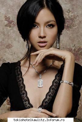 you love me? apropo.. poza miryam.. lee mai incolo.