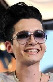 Biografie - mai cont dak e virgin ....=)))va spun eu k dak il - Bill Kaulitz